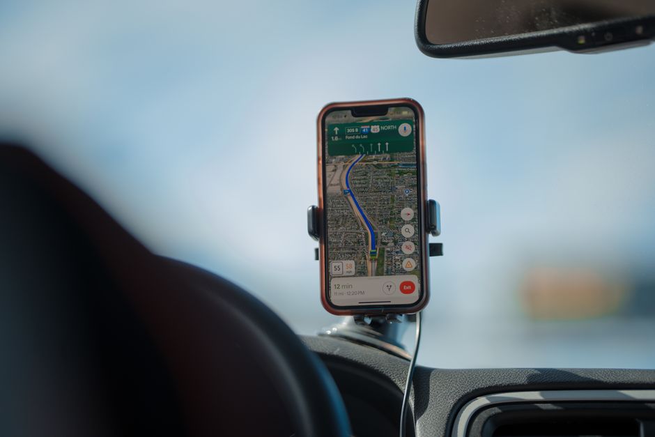 360° Vacuum Magnetic Car Phone Holder